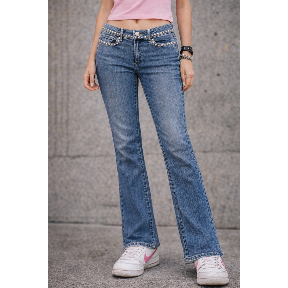 V1‎ Cache Studded Bootcut Jeans USA 6 Medium Wash Y2K Studs Low Rise Flare